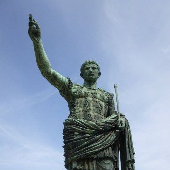 8 leadership lessons you can learn from Julius Caesar